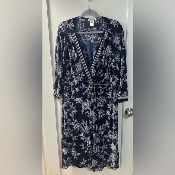 Robbie Bee Navy and White Floral Midi Dress - Picture 1 of 2